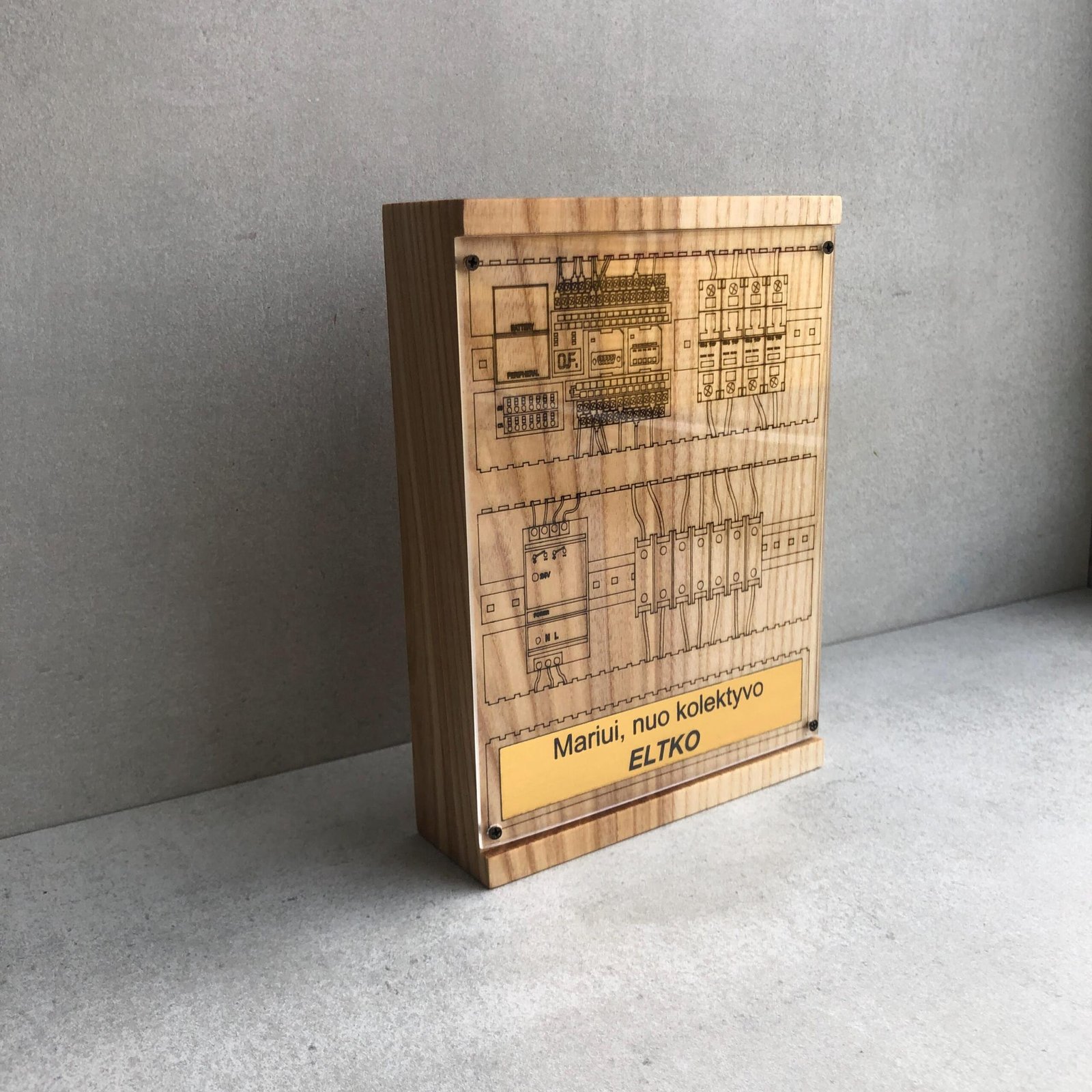 Custom electrician award A037 - Image 5