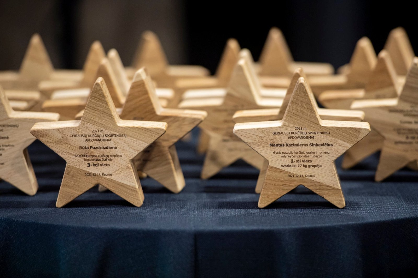 Custom Trophy Star Award A042 - Image 7