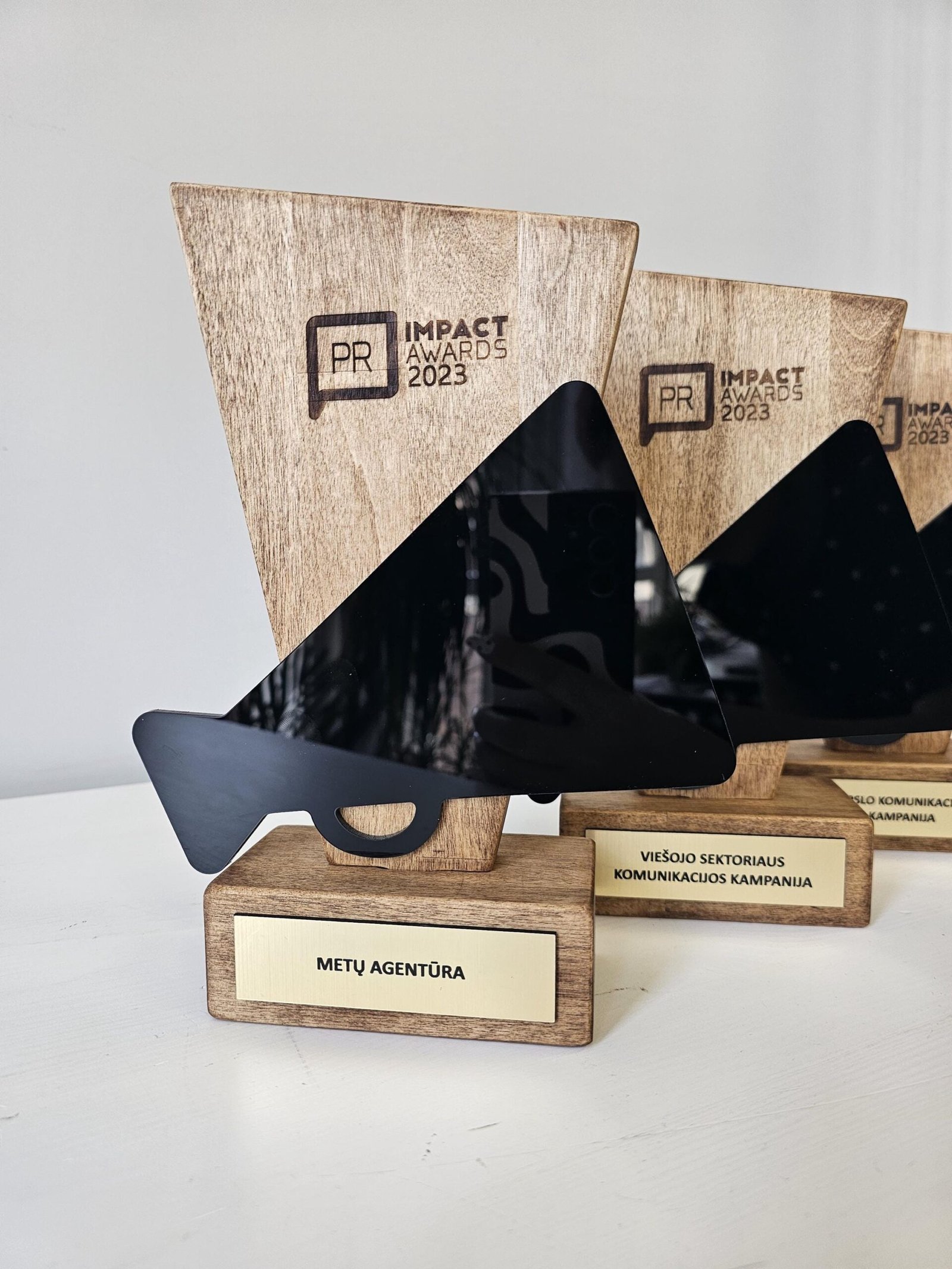 Custom Trophy A050 - Image 6