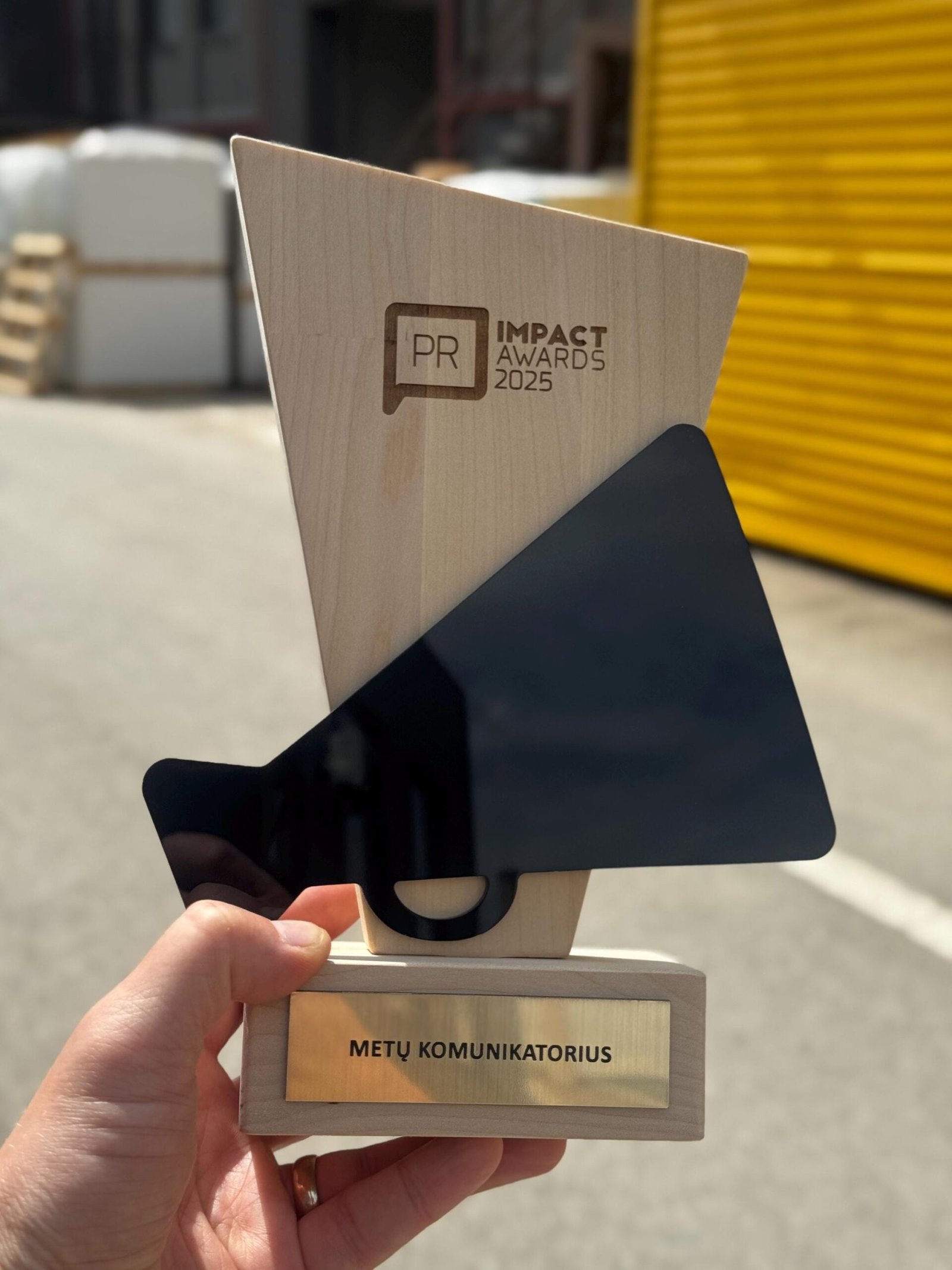 Custom Trophy A050 - Image 8